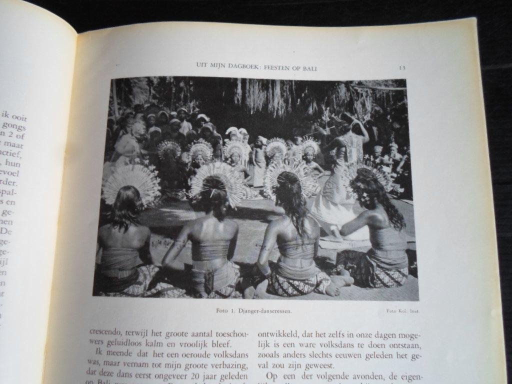 Onder redactie van de afdeeling Volkenkunde van het Koloniaal Instituut, Amsterdam - Cultureel Indie, Nias