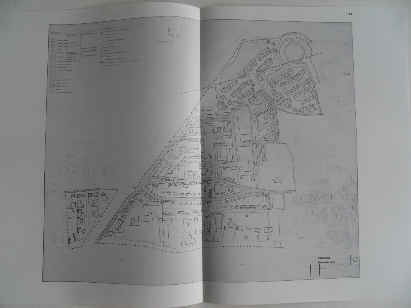 Steur, A.G. van der [ uitgegeven en voorzien van een inleiding door ]. - Chaerte van de Vrye Heerlickheydt Warmondt - een pre-kadastrale kaart uit 1667 vervaardigd door Johan Dou(w). [ Beperkte oplage ].