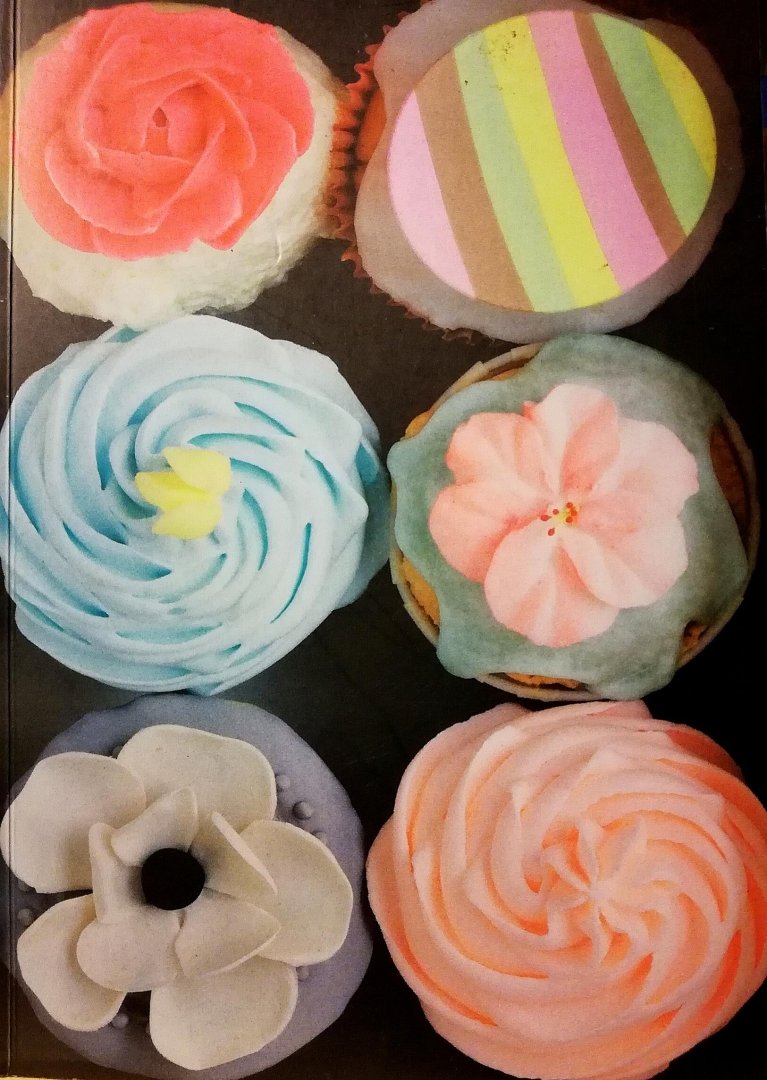 Dirkzwager, Scannell . & Stephanie Rammeloo. [ isbn 9789089890887] 0118 - Happiness  is a Cupcake. ( De Recepten. )