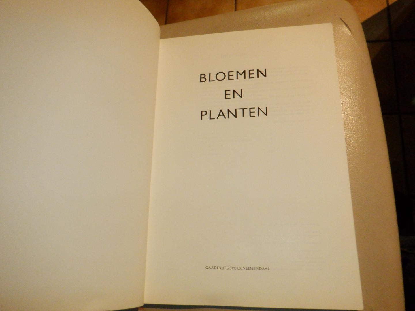 Jansen, Frans &   Stenfert Kroese, Helen - Bloemen en planten