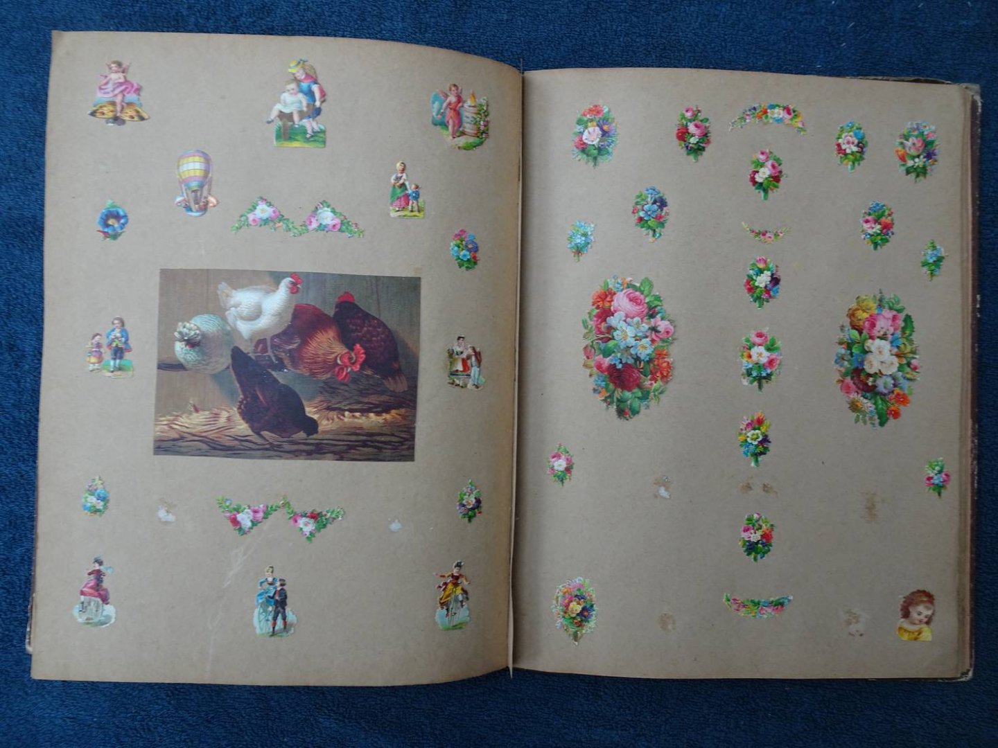 N.n.. - Plakboek tot uitspanning voor de jeugd. Plakboek / scrapbook met oude poësie-plaatjes.