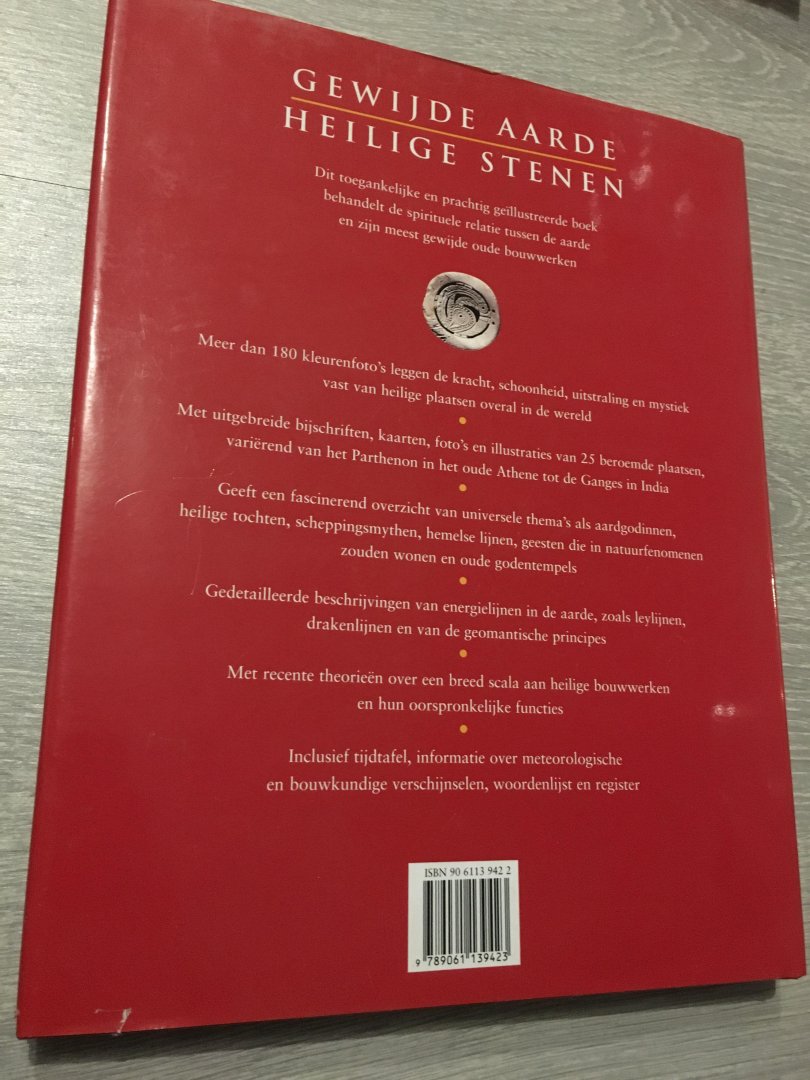 Brian Leigh Molyneaux, Piers Vitebsky - Gewijde aarde, heilige stenen