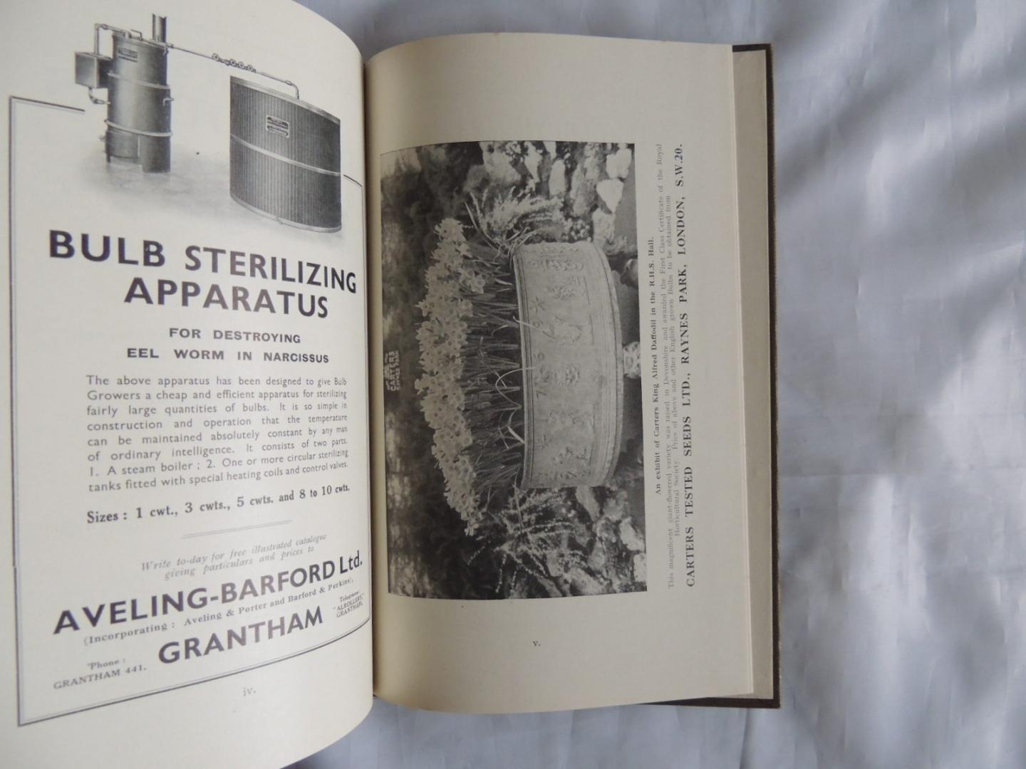 Chittenden F J - Bowles E A  - ( Zandbergen  Matthew ) - Daffodil and Tulip yearbook - year book ( keukenhof ) 1933 - 1967 Complete
