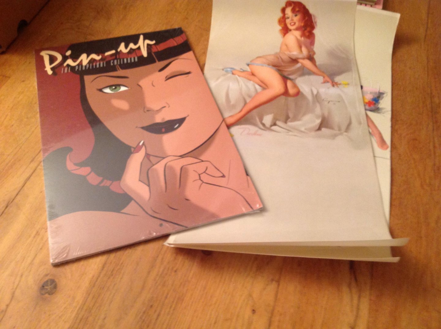 Philippe Berthet - Pin Up the perpetuele calendar nog in seal ongebruikt.