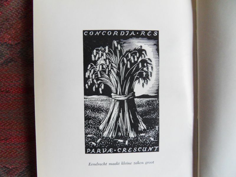 Winterink, J.C. e.a. - Zojuist Verschenen. - Historische tocht door de wereld van het boek in Woord en Beeld. [ Beperkte oplage ].