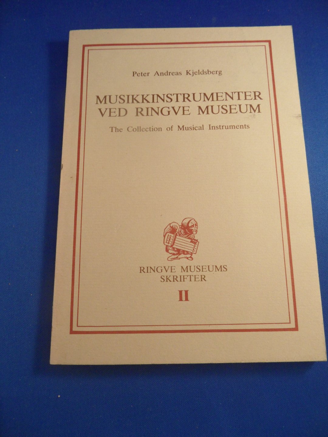 Mosand, John - Musikinstrumenter Ved Ringve Museum. the collection of Musical Instruments