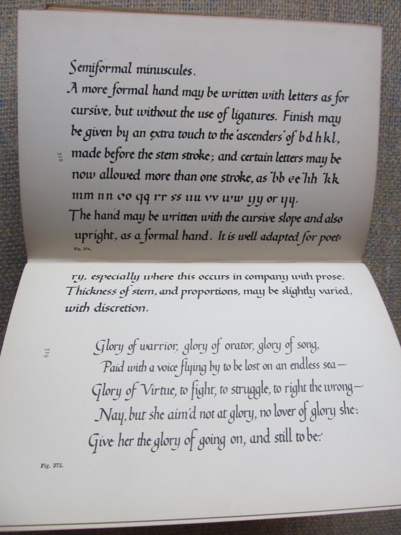 Hewitt, Graily - LETTERING for students and craftsmen. With 403 illustrations.