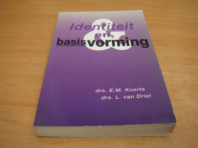 Koerts, E.M. & L van Drie - Identiteit en basisvorming