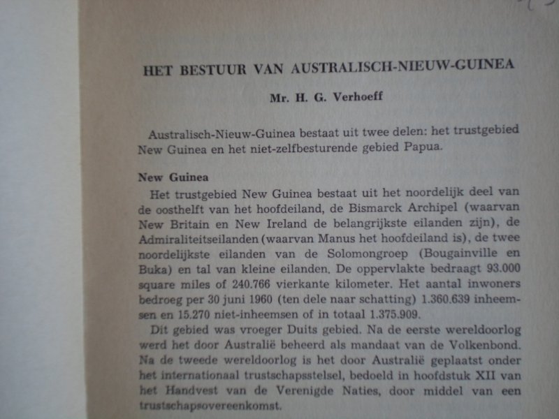 Verhoeff, Mr.H.G. - Het Bestuur van Australisch Nieuw Guinea