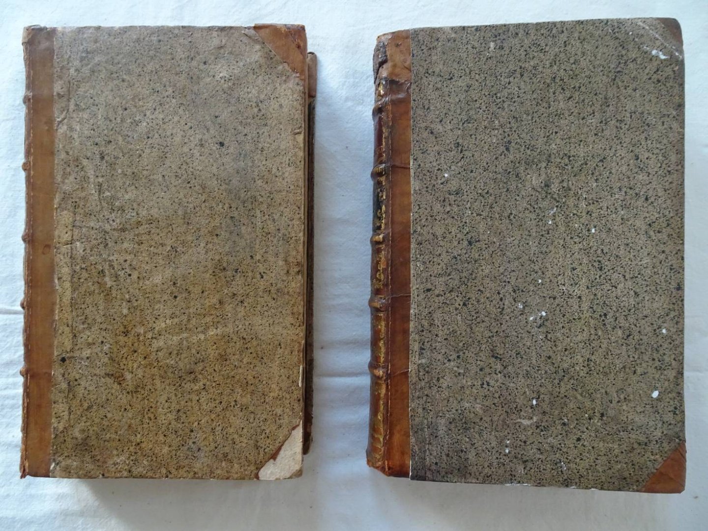  - Hedendaagsche Historie of Tegenwoordige Staat van alle volken; XXIste en XXII Deel; Vervolgende den Tegenwoordigen Staat der Vereenigde Nederlanden En vervattende in 't byzonder dien van Utrecht. Met Landkaarten , en Printverbeeldingen versierd.