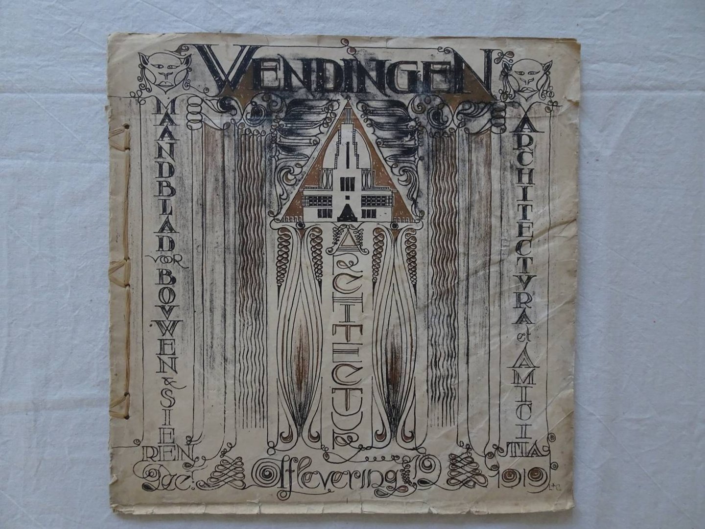 Wijdeveld, H. TH. (ed.). - Wendingen. Maandblad voor bouwen en sieren van architectura et Amicitia. Aflevering 12, december 1919: Architectuur.