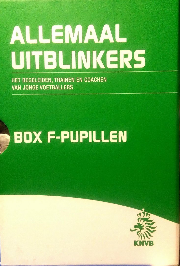 Siebelink , Jeroen . [ isbn 9789072625137 ] & [ isbn 9789072625120 ] & [ isbn 9789072625151 ] De drie boxen zijn compleet met boeken en DVD's deze zijn compleet gestoken in een box . - Allemaal Uitblinkers . ( Het begeleiden, trainen en coachen van jonge voetballers . ) D-Pupillen spelen vanuit een basistaak . & E-Pupillen doelgericht samenspelen . & F-Pupillen doelgericht handelen met de bal .