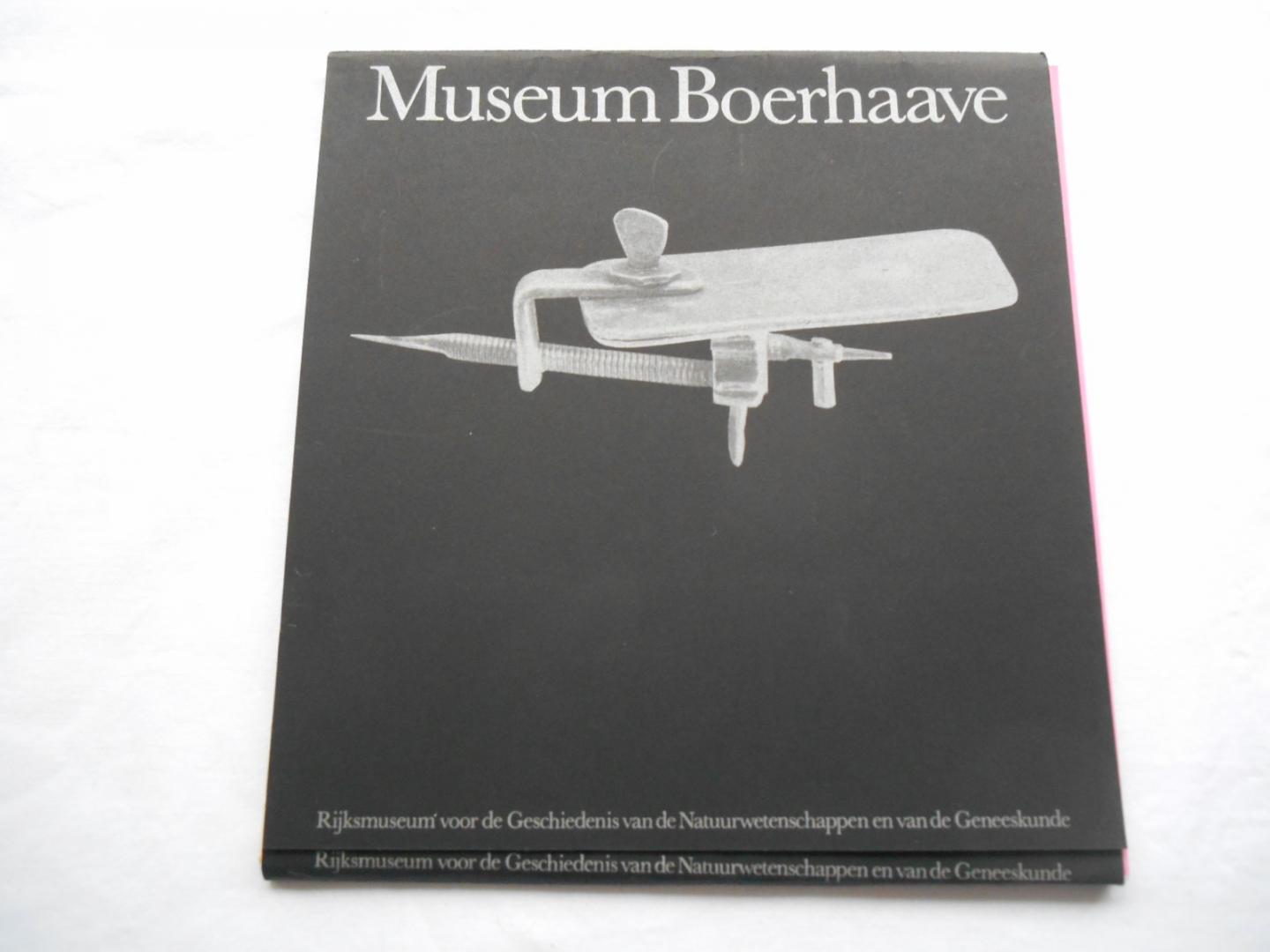 Museum Boerhaave - 14 informatie-bladen: 5 Nederlandse Nobelprijswinnaars, Leids Fysisch Kabinet 3 Vouwbladen en 6 andere