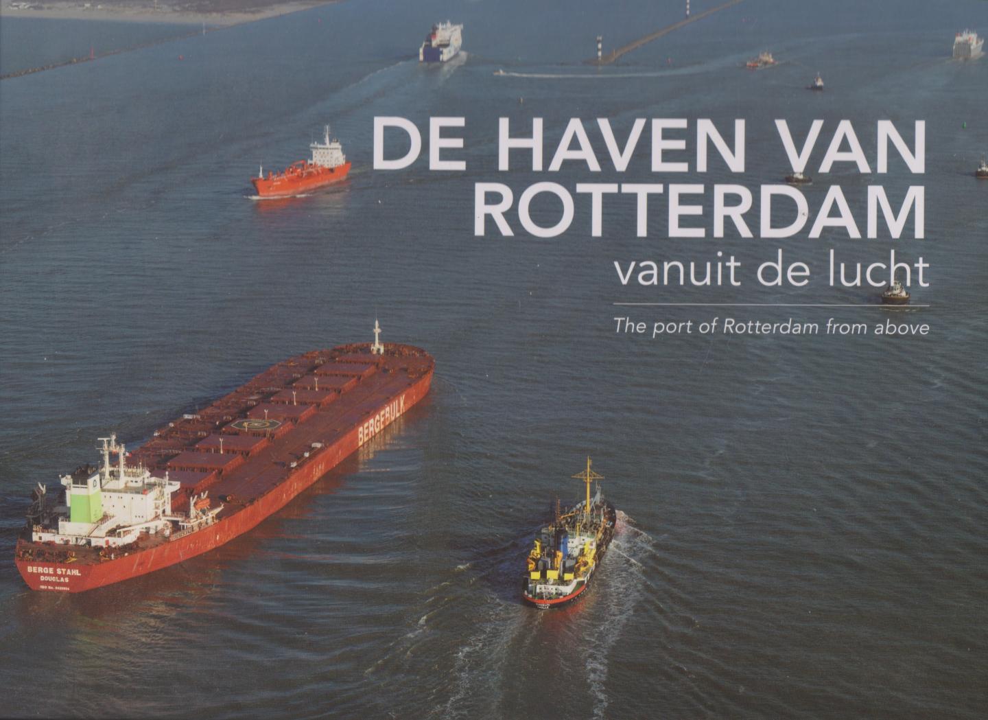 Jaap Luikenaar - De Haven van Rotterdam vanuit de lucht