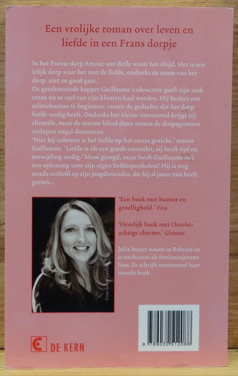 Stuart, Julia - de dorpskapper van Amour