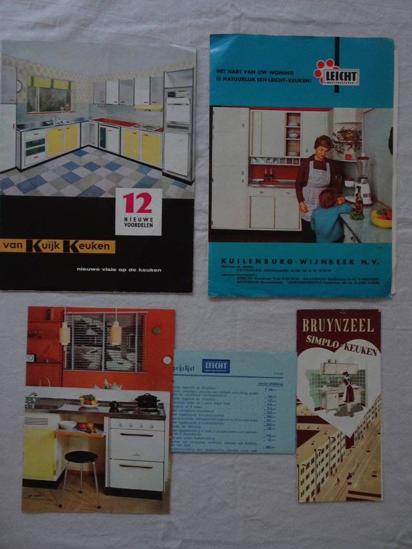 N.n.. - 4 brochures met reclame voor keukens. 2x Kuilenburg- Wijnbeek N.V. (Leicht montagekeuken), Bruijnzeel Simplo-keuken, van Kuijk keuken.