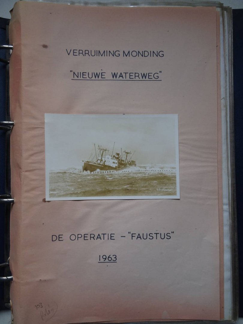 N.n.. - Foto-album. Verruiming monding "Nieuwe Waterweg". De operatie "Faustus".