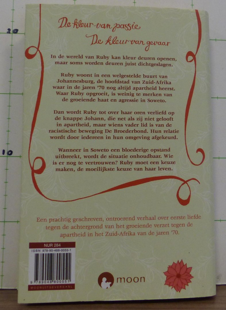 Glass, Linzi - de kleur van passie, de kleur van gevaar - Ruby Rood