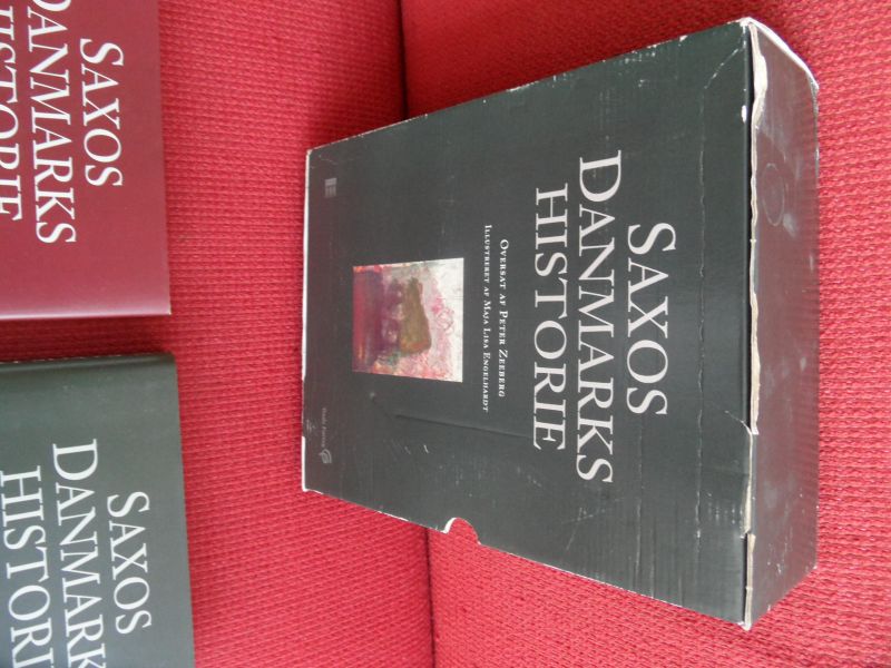 Zeeberg, Peter (oversat af ...) - Saxos Danmarks Historie - 2 vol. set in box