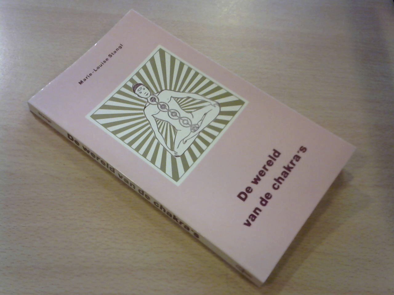 Stangl Marie-Louise - De wereld van de chakra's. Oefeningen in zijnservaring