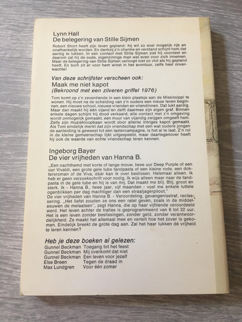 Hall - Belegering van stille symen