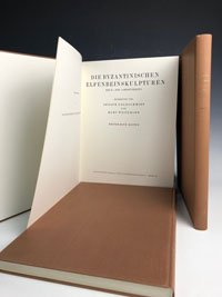 Goldschmidt, Adolph & Kurt Weitzmann: - Die Byzantinischen Elfenbeinskulpturen des X.-XIII. Jahrhunderts. Band 1 Kasten und Band 2 Reliefs.