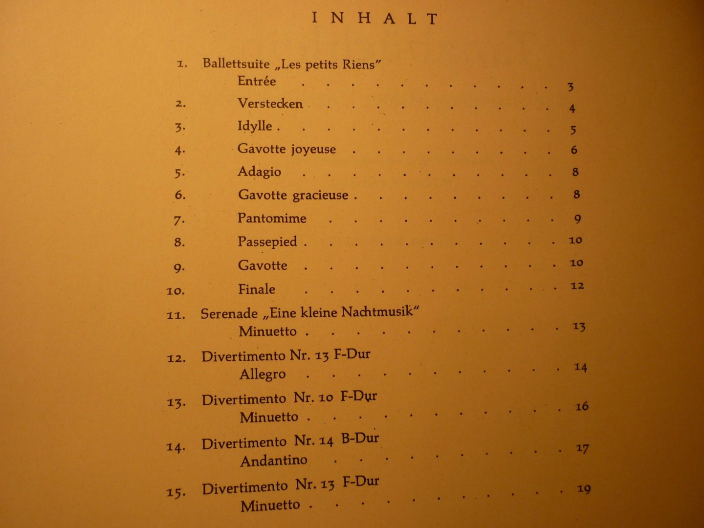 Mozart; W.A. - Tanzbüchlein Les petits Piens, eine sammlung leichter Tanze fur Klavier; voor Piano (Bearbeitet und herausgegeben von Willy Rehberg)