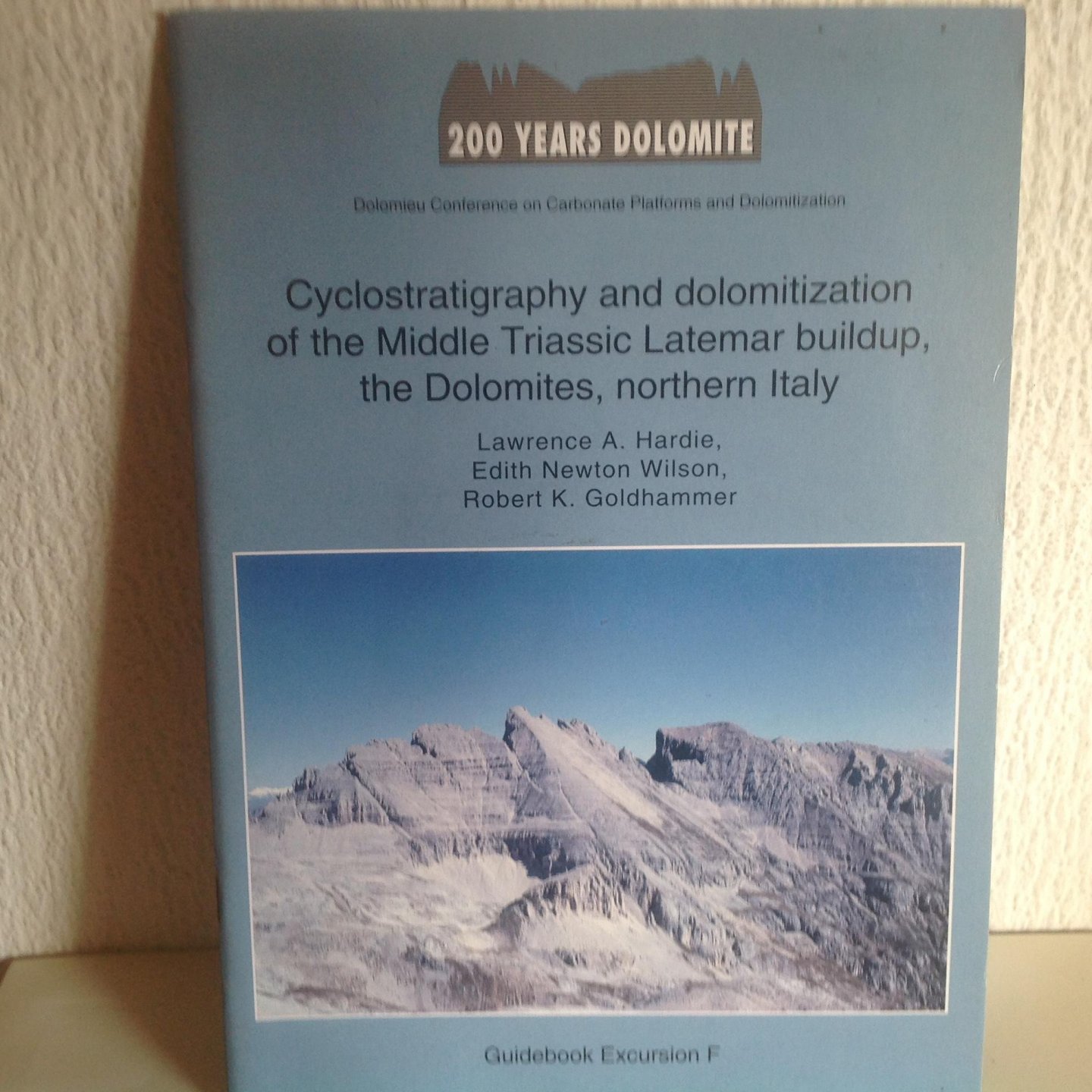 Hardie,Wilson ,Goldhammer - Cyclostratigraphy and Dolomitization of the Middle Triassic Latemar buildup the Dolomites Northern Italy
