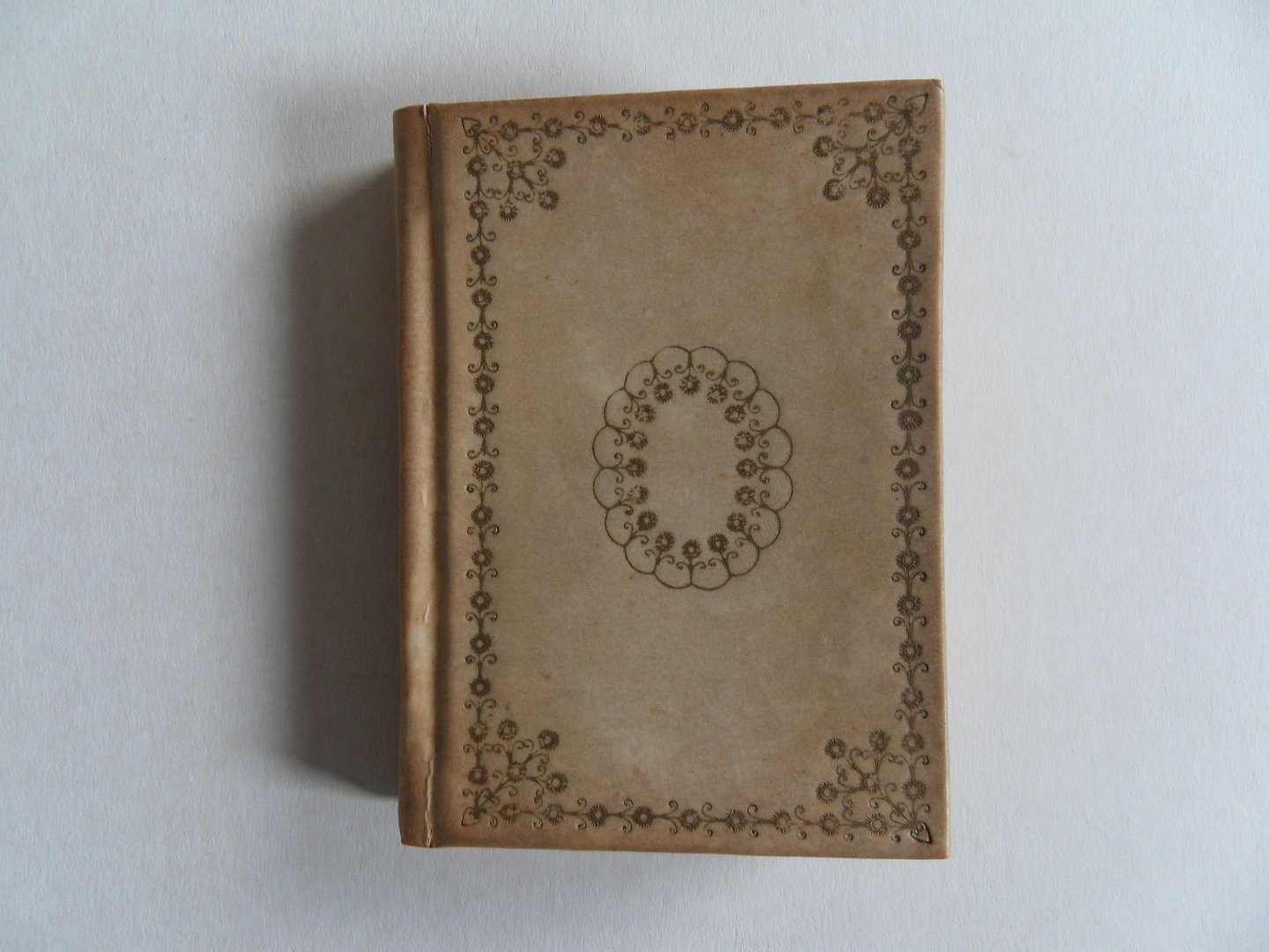 Salomons, Annie. [ 1885 - 1980 ]. - Van Vrijen tot Schreien. [ Luxe in perkament gebonden editie ].