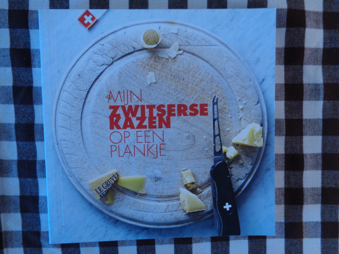 team kaas uit zwitserland - mijn zwitserse kazen op een plankje-