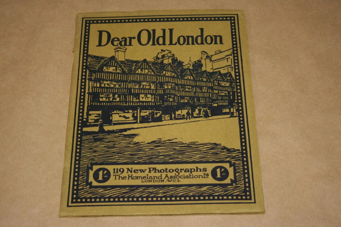  - Dear Old London  (fotoboek)