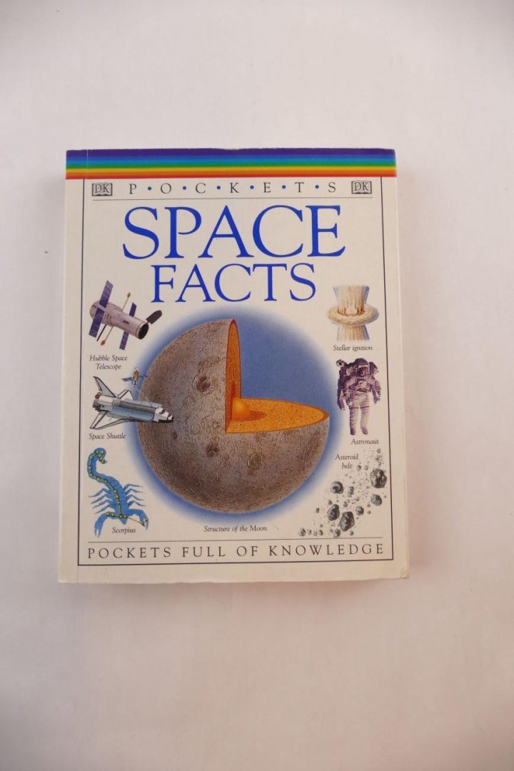 Stott, C. and Twist, C. - Space Facts (2 foto's)