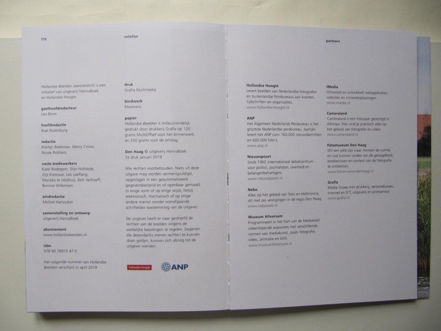onder redactie van Roel Rozenburg - 2018 Hollandse Beelden, met liefde voor de Nederlandse foto.