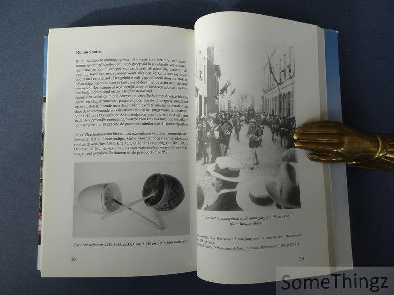 Pée, Leo / Stroobants, Aimé / Verstrepen, Emiel. - De Ros-Beiaardenommegang. Gedenkschriften van de Oudheidkundige kring van het Land van Dendermonde. Vierde reeks, deel 18, jaarboek 1999.
