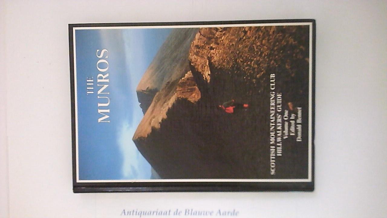 Donald Bennet - The Munros  Scottish Mountaineering Club Hill Walkers  Guide  Volume 1