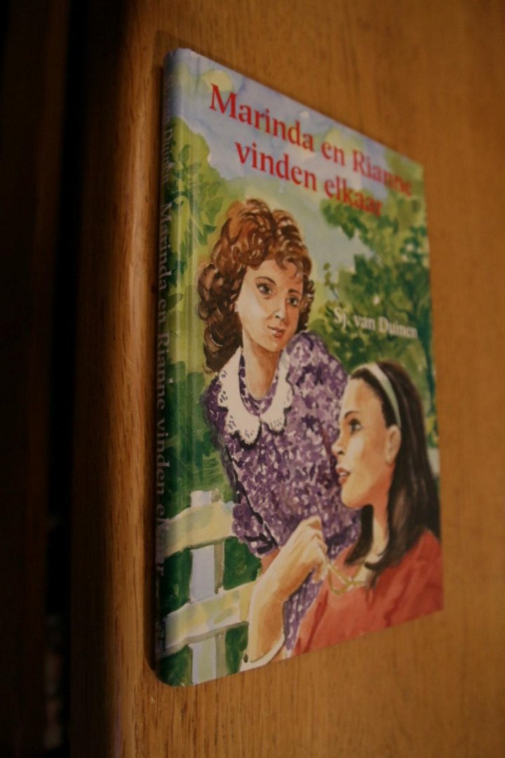 Duinen, Sj. van - Marinda en Rianne vinden elkaar