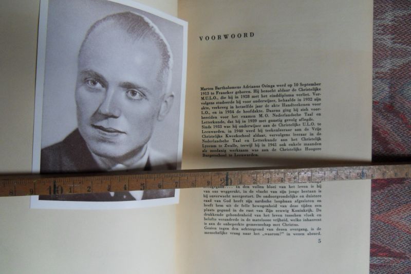 Osinga, Marten. [ waarschijnlijk / mogelijk uit direct familiebezit - zie verder ]. - Het Trappenhuis. [ ! Met twee originele tekeningen van de auteur ].