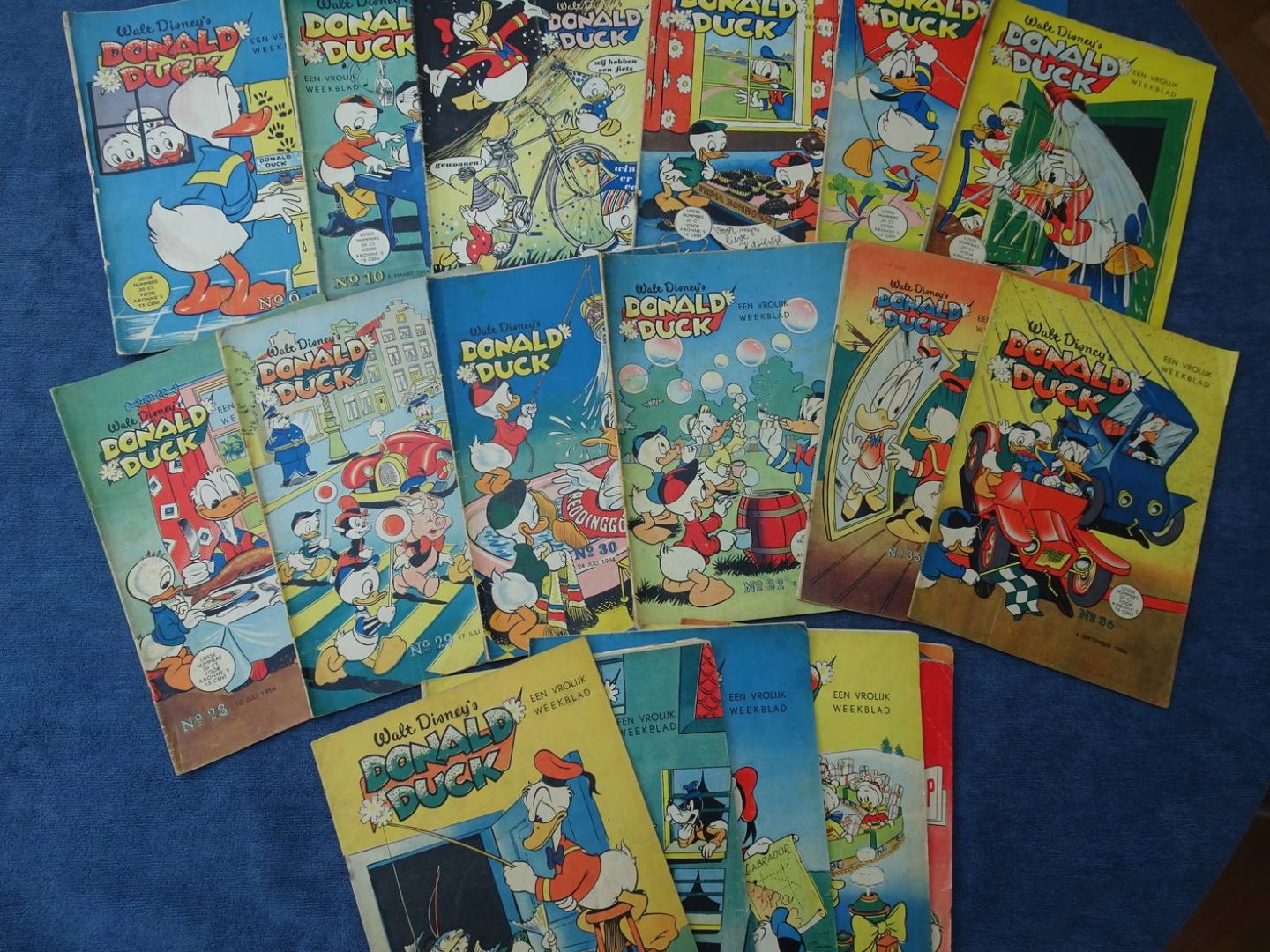 Disney, Walt. - Donald Duck. Een vrolijk weekblad. No. 6,10, 10 p (gratis feestnummer),14,20 21 28, 29,3 30, 32, 35, 36, 38, 47 t/m 52. (1954).