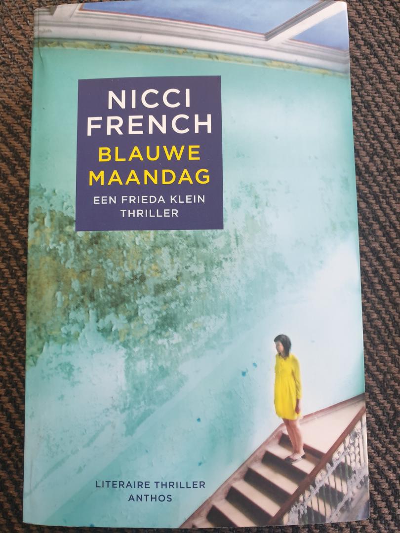 French, Nicci - Blauwe maandag