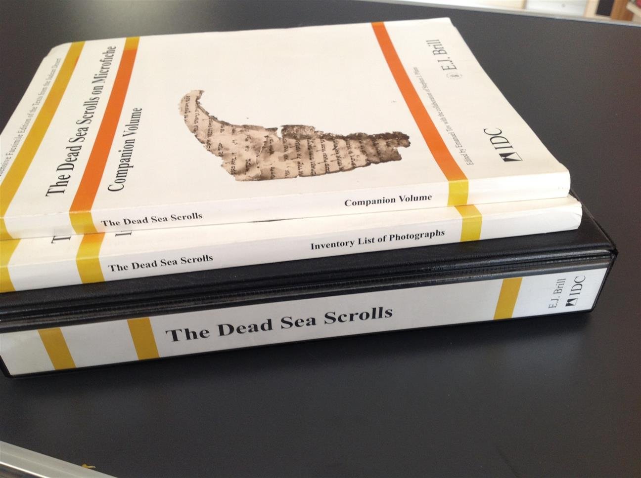 Israel Antiquities Authority - The Dead Sea scrolls on microfiche : a comprehensive facsimile edition of the texts from the Judean desert