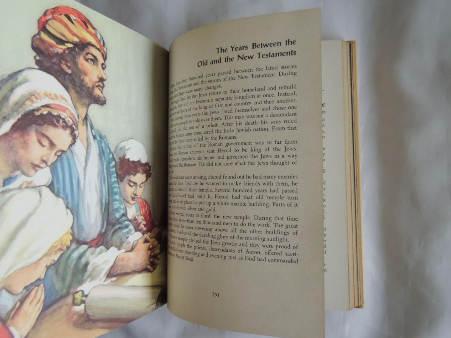 Elsie E Egermeier; Arlene S Hall - Egermeier's Bible story book - A complete narration from Genesis to Revelation for young and old.