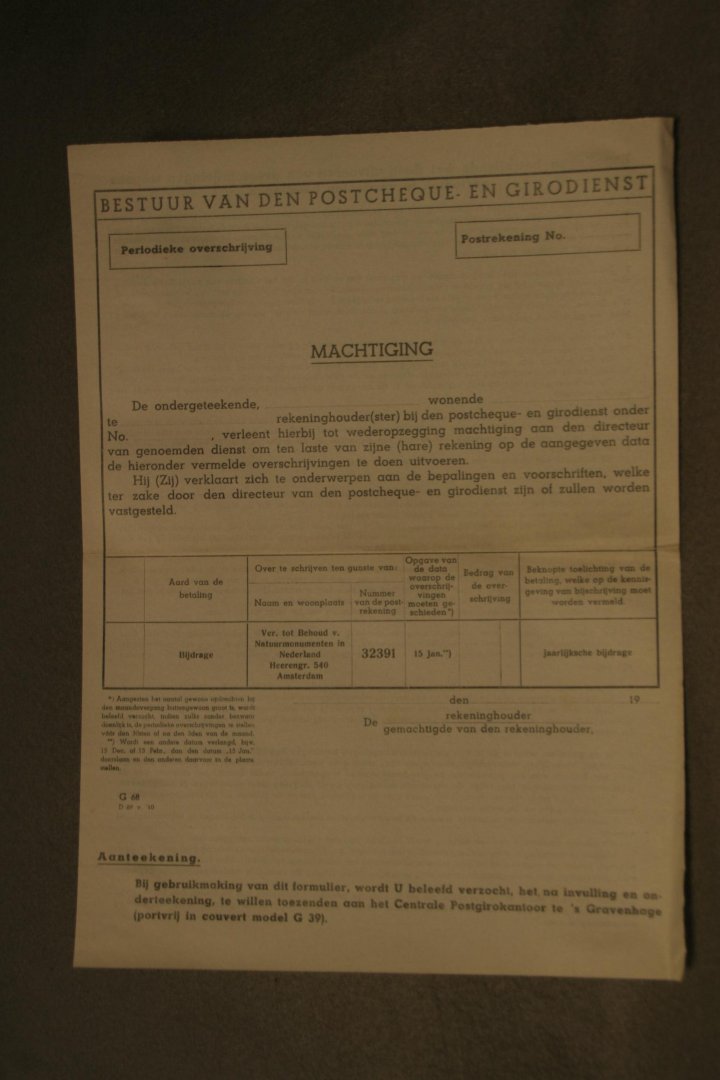 Tienhoven, Mr. P. G. van (bestuur) - Jaarboek der Vereeniging tot behoud van Natuurmonumenten in Nederland 1936-1940. Diverse kranteknipsels uit 1941 en 1942