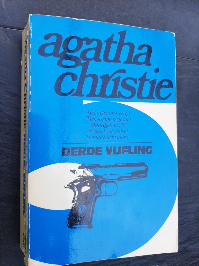 Christie, Agatha - Derde vijfling : Het heilzame vergif, Tien kleine negertjes, Moord op no.14, Overal is de duivel, Het toevluchtsoord