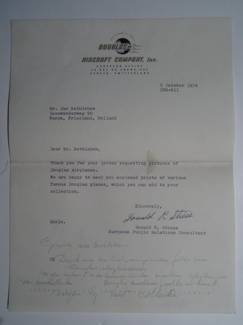 Redactie. - Blauw mapje Famous Douglas airplanes met 20 afbeeldingen van Douglas vliegtuigen.