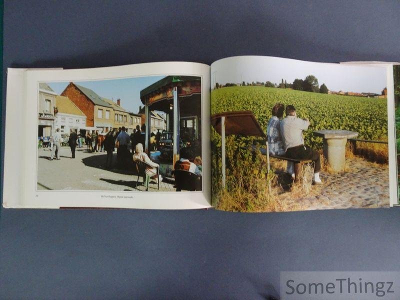 Heidi Mertens en Guido Van De Velde (foto's). - Op de drempel van een nieuwe eeuw: Buggenhout anno 2000 in 150 foto's.