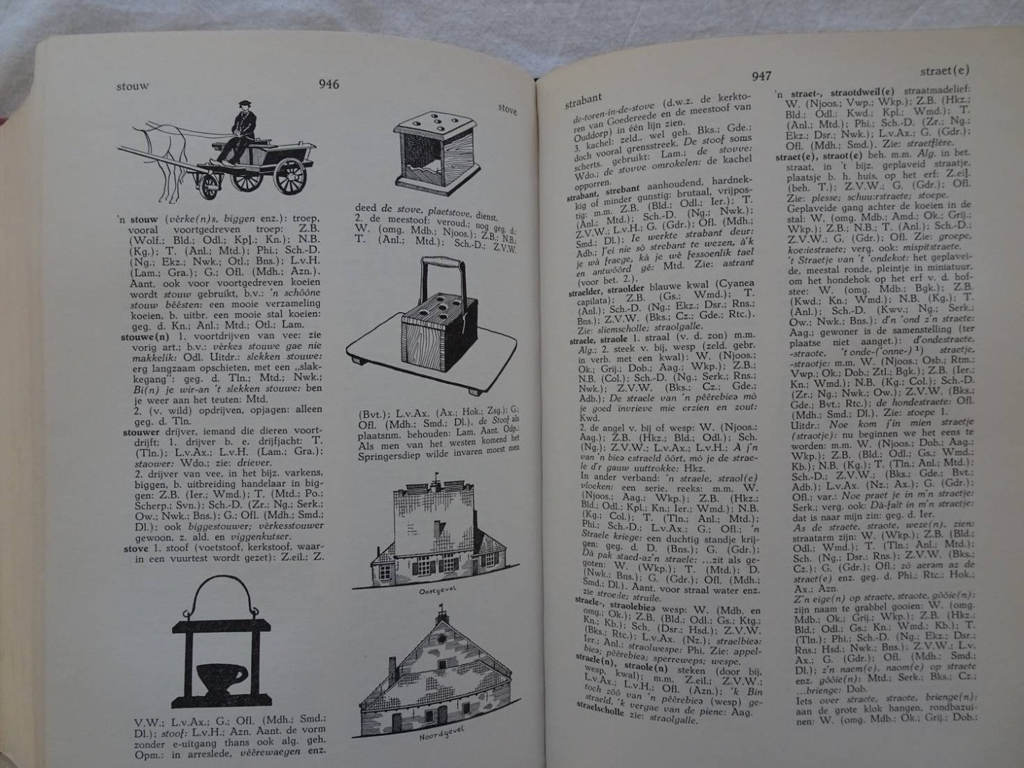 Ghijsen, H.C.M.. - Woordenboek der Zeeuwse dialecten; bijeengebracht door de Zeeuwse Vereniging voor Dialectonderzoek.