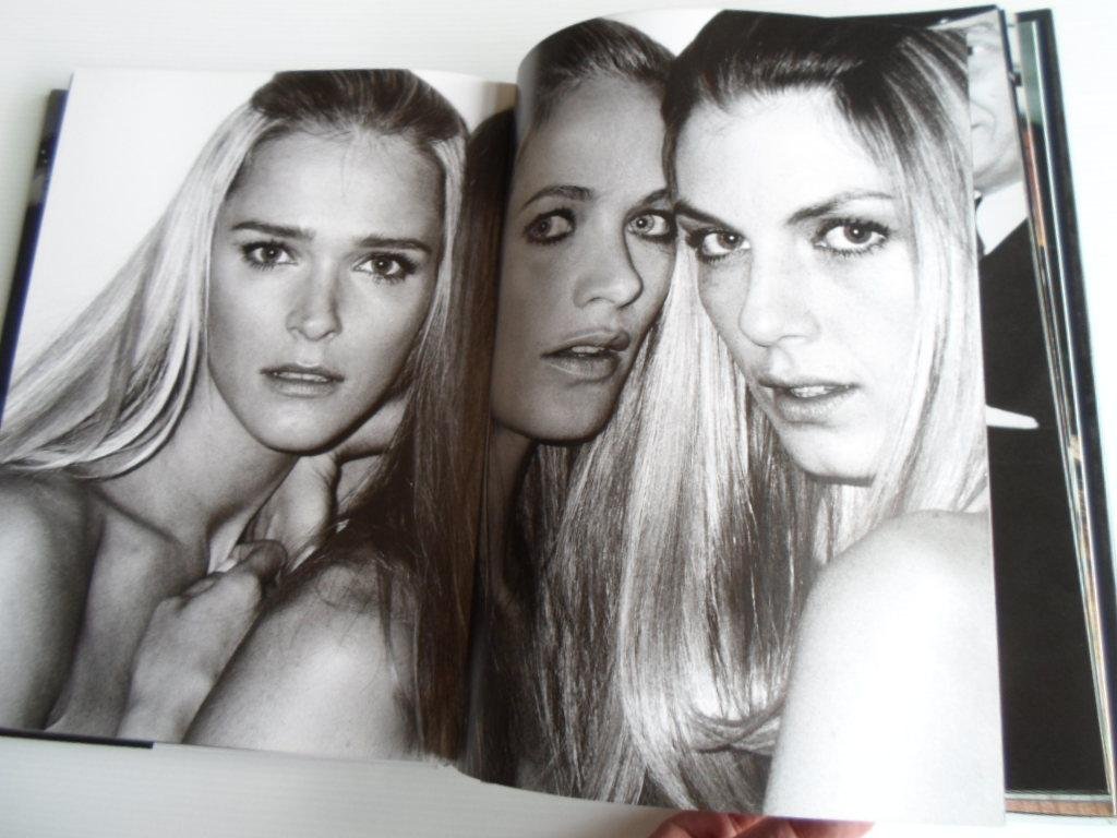 Mario Testino - Mario Testino Let me in!