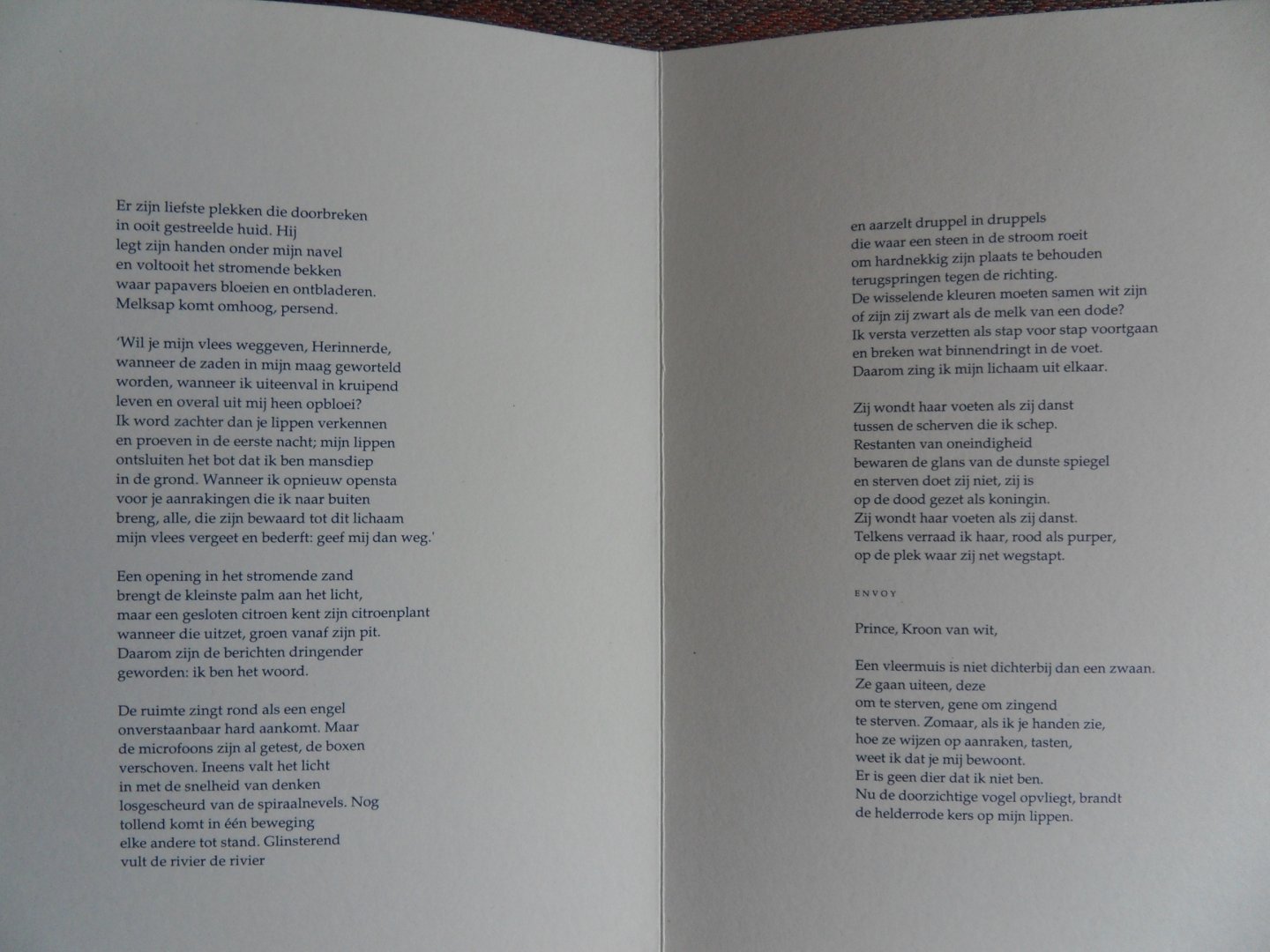 Daalen, Maria van. [ GESIGNEERD door de dichteres ]. - Onderweg. [ Beperkte oplage van 250 ex. ].