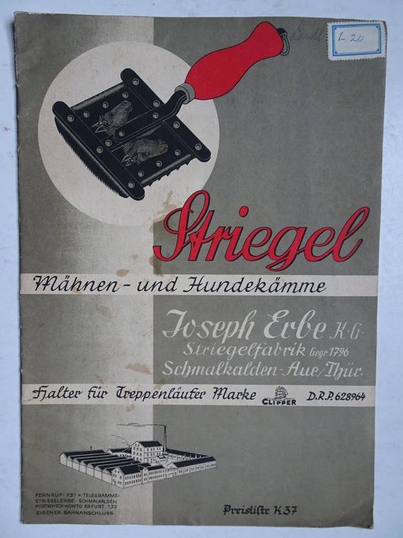 N.n.. - Striegel Mähnen- und Hundekämme. Halter für Treppenläufer Marke. Joseph Erbe K.G. Striegelfabrik.
