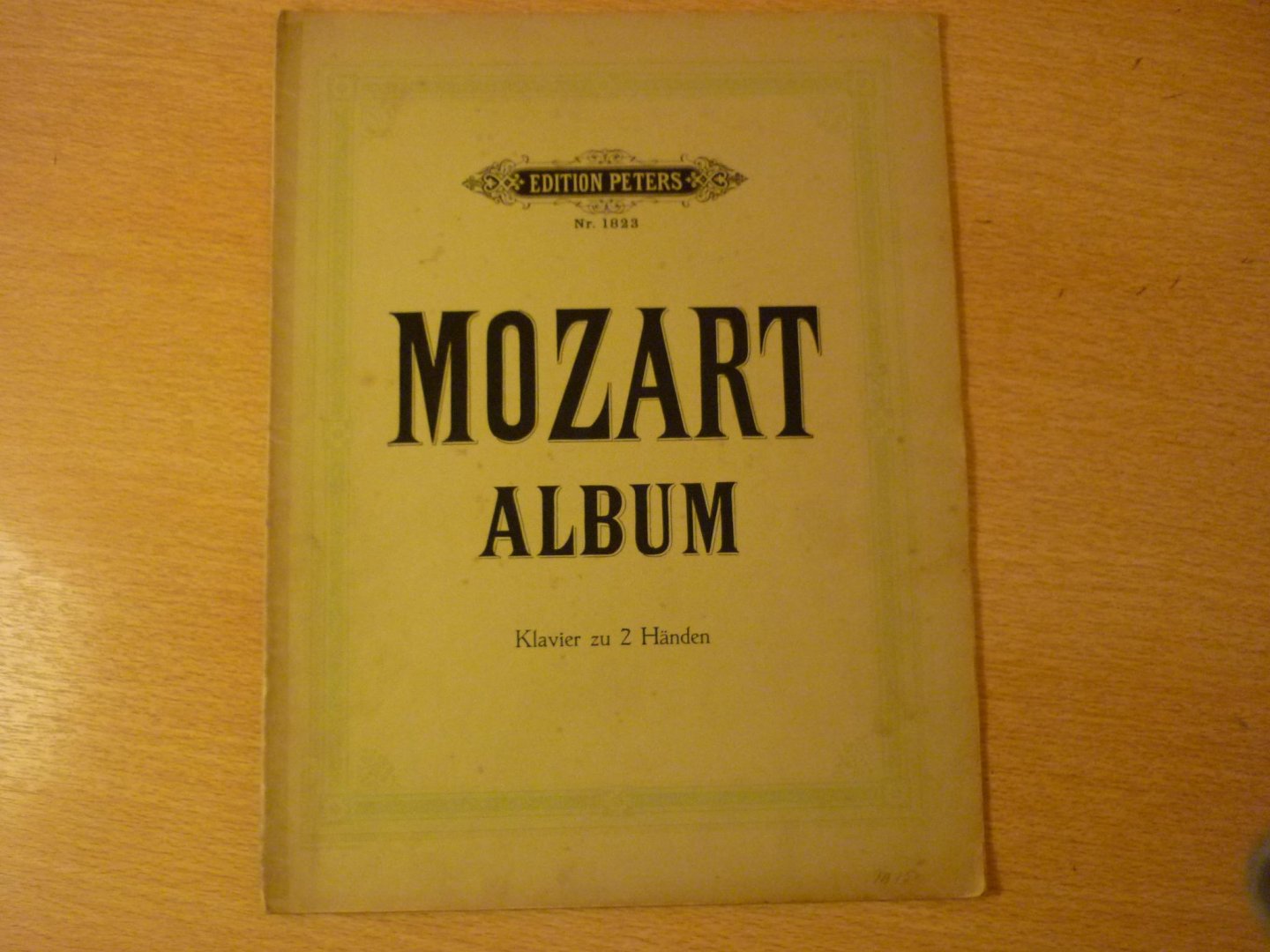 Mozart. W.A. (1756 – 1791) - Album; Sammlung Beliebter Stucke fur Klavier ze 2 handen (neue revidierte ausgabe)
